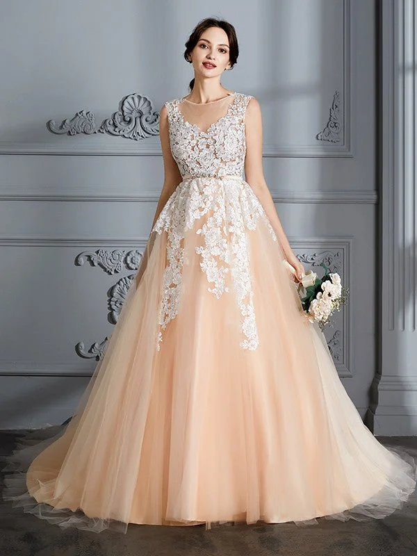 Ball Gown Scoop Sleeveless Court Train Tulle Wedding Dresses Classic Lace Gown